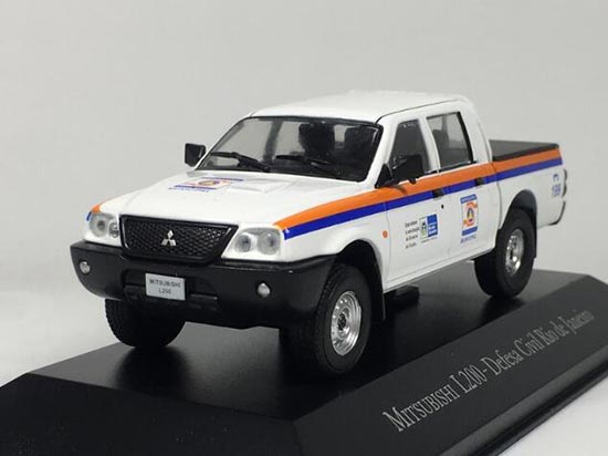 IXO Mitsubishi L200 Diecast Pickup Truck Model 1:43 Scale White