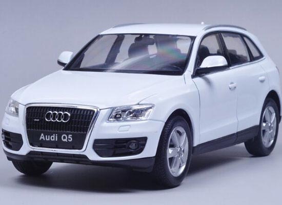 Welly Audi Q5 White SUV 1:24 Scale Diecast dc3274