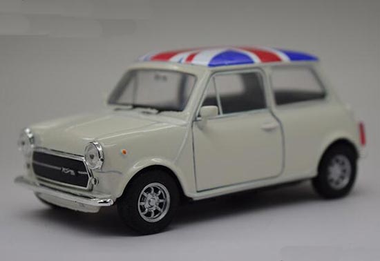 Welly Mini Cooper 1300 Diecast Car Toy Red / White 1:36 Scale