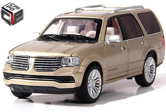 CaiPo Lincoln Navigator Diecast Car Toy Black / Red / Golden