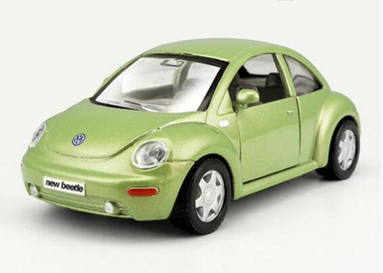 Maisto Volkswagen New Beetle Diecast Car Toy 1:36 Red / Green