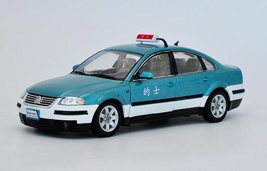 Welly Volkswagen Passat Seden Diecast Model Taxi 1:18 Blue