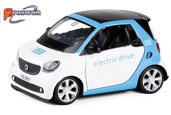 Proswon Smart Electric Drive Car Diecast Toy 1:32 Scale White