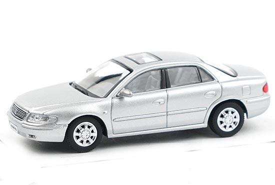 XCARTOYS Buick Regal Diecast Model 1:64 Scale Silver / Blue